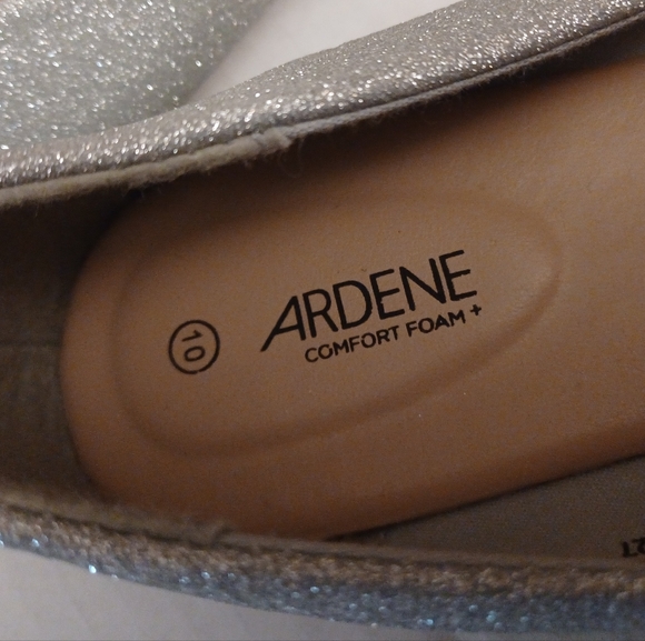 NWOT Sparkly Silver Flats - Size 10 - Picture 9 of 13